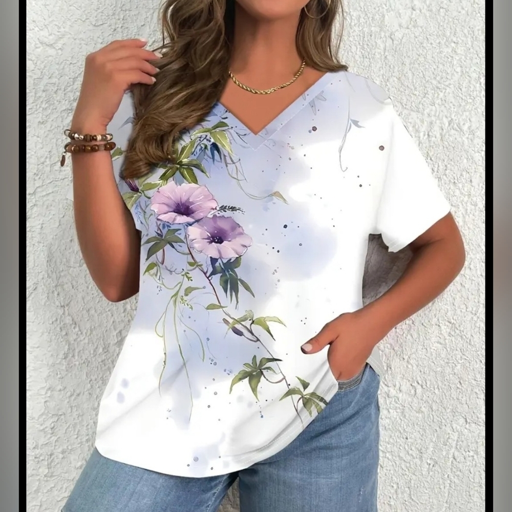 T-Shirt Plus Size Womens Pullover V-Neck Lilac/ Lavender/Blue Floral Print Sz 4X